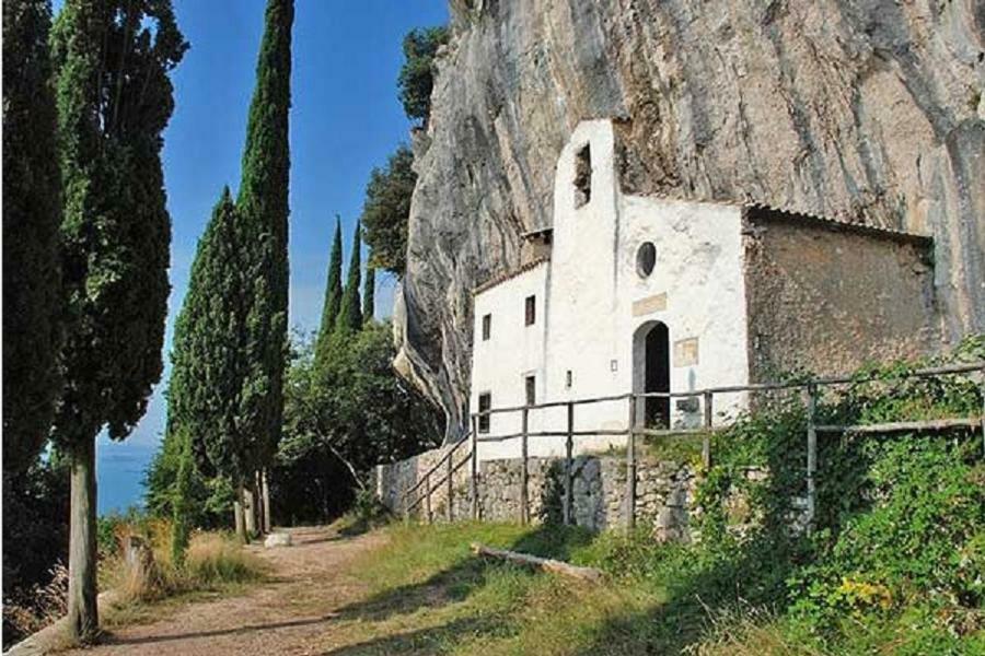 Appartamenti Serena - Nonna Agnese Гарньяно Экстерьер фото
